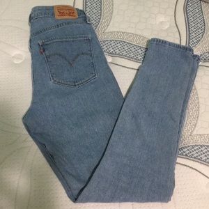 High rise Levi’s skinny jeans